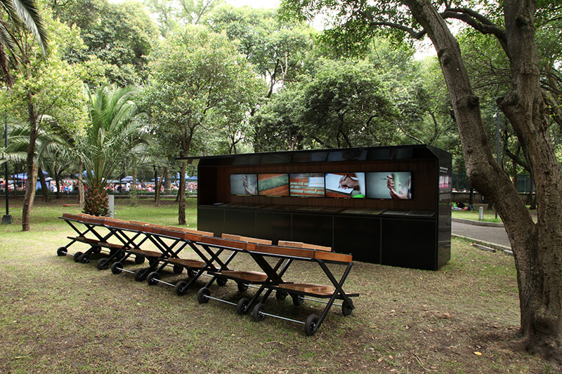 Stand informativo en la Casa del Lago / Informative stand at Casa del Lago