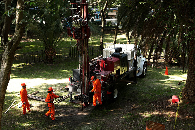 Los trabajos de perforación en el Bosque de Chapultepec / Drilling in the Bosque de Chapultepec