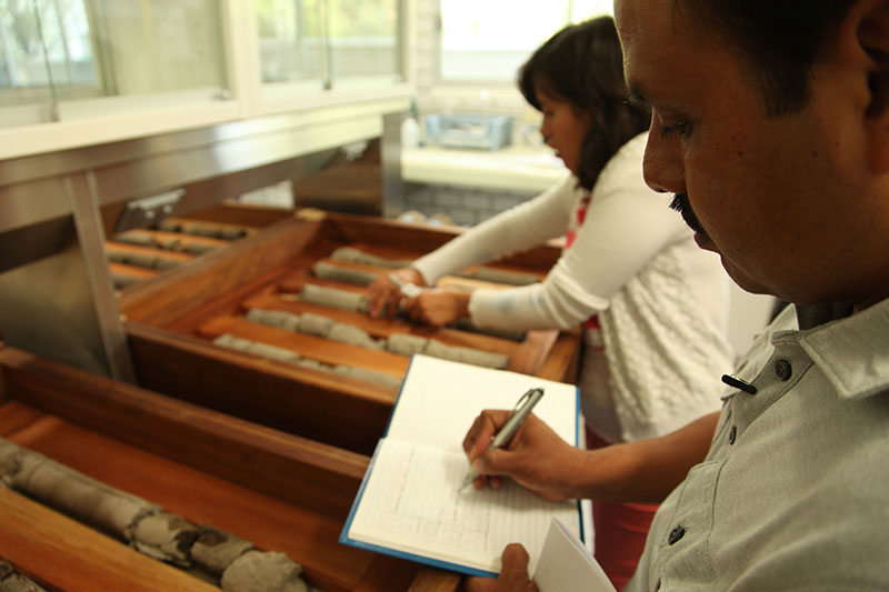 Análisis del núcleo Mexicano en el Instituto de Geología, UNAM / Mexican core analysis at the Institute of Geology, UNAM